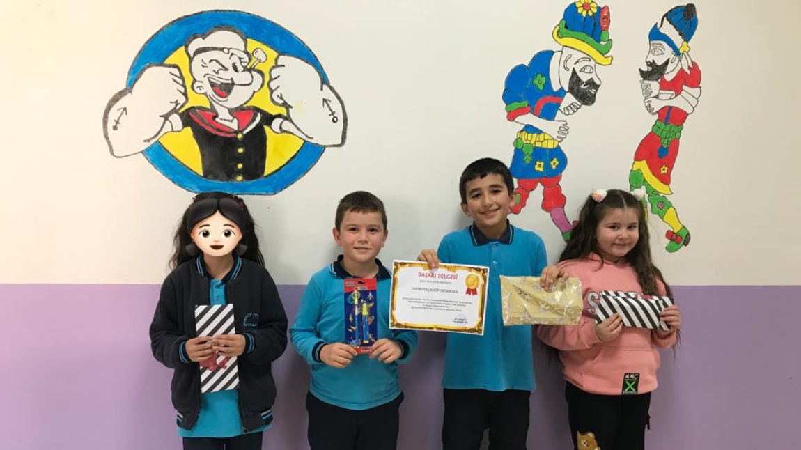 Anahtar Kelimelerle Hikaye Anlatma Yarışmasında Dereceye Giren Öğrencilerimizin Ödülleri Verildi